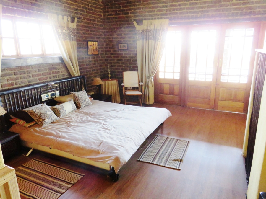 5 Bedroom Property for Sale in Oranjeville Free State